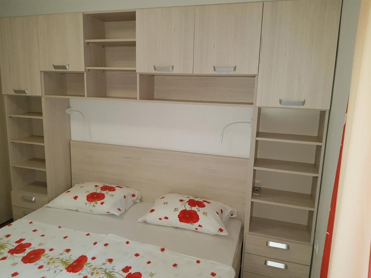 Apartments Vila Tisa Mali Lošinj Kültér fotó