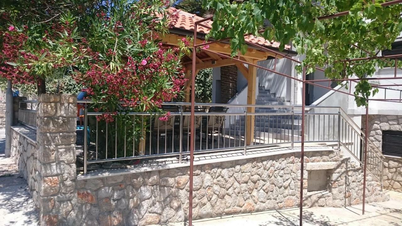 Apartments Vila Tisa Mali Lošinj Kültér fotó