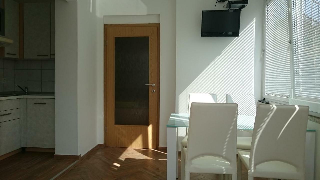 Apartments Vila Tisa Mali Lošinj Kültér fotó