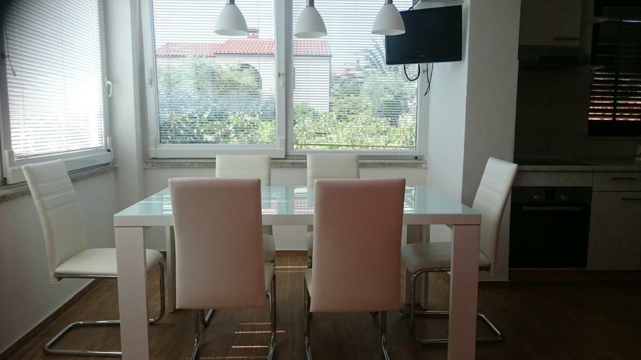 Apartments Vila Tisa Mali Lošinj Kültér fotó