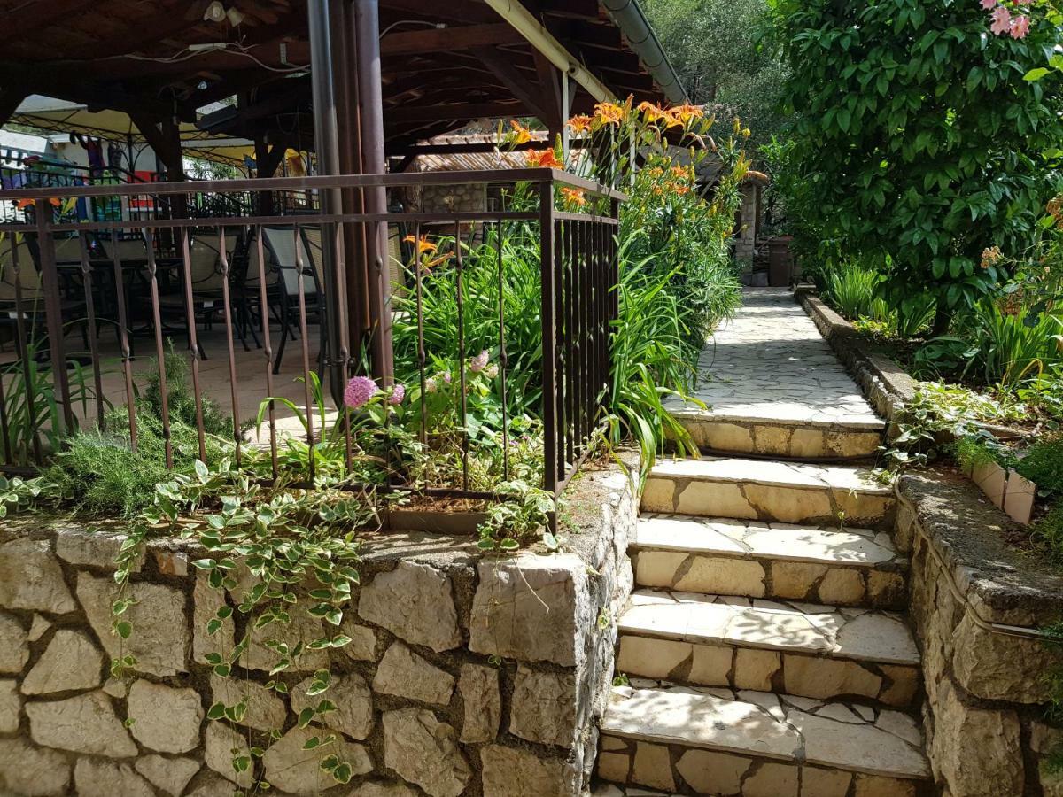 Apartments Vila Tisa Mali Lošinj Kültér fotó
